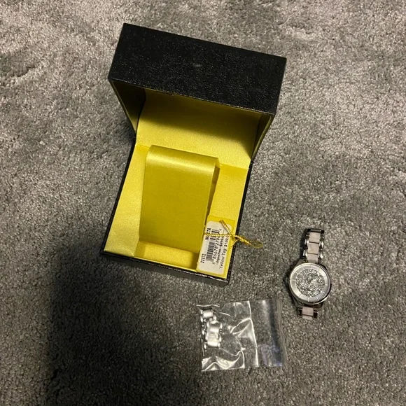 Watch, Invicta Angel - Picture 14 of 16